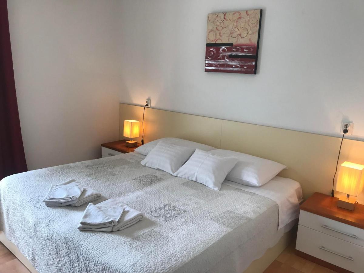 Spacious Bedroom For Two With Pool View - Pansion Hajduk Korcula Town Exterior foto