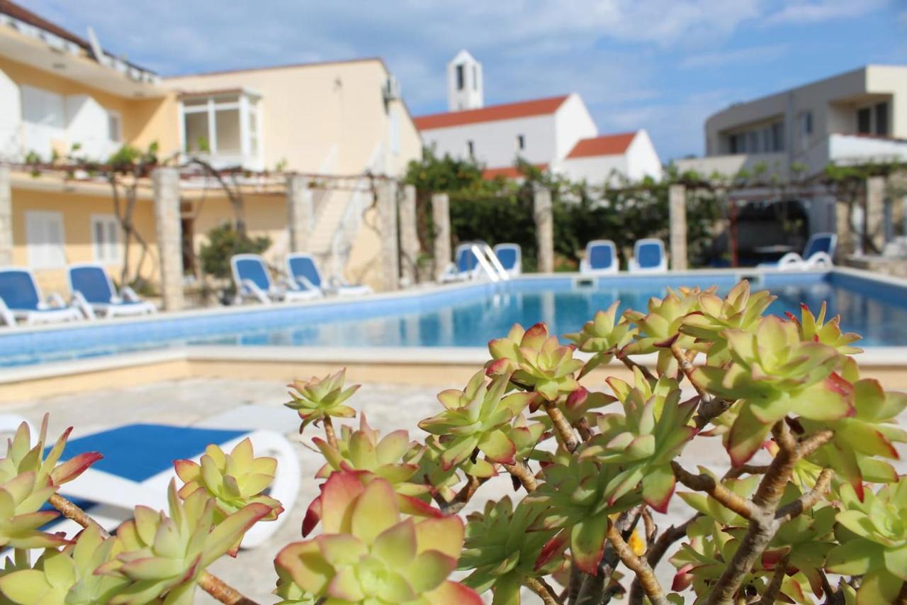 Spacious Bedroom For Two With Pool View - Pansion Hajduk Korcula Town Exterior foto